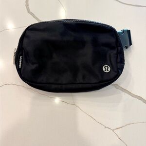 lululemon Everywhere belt Bag
